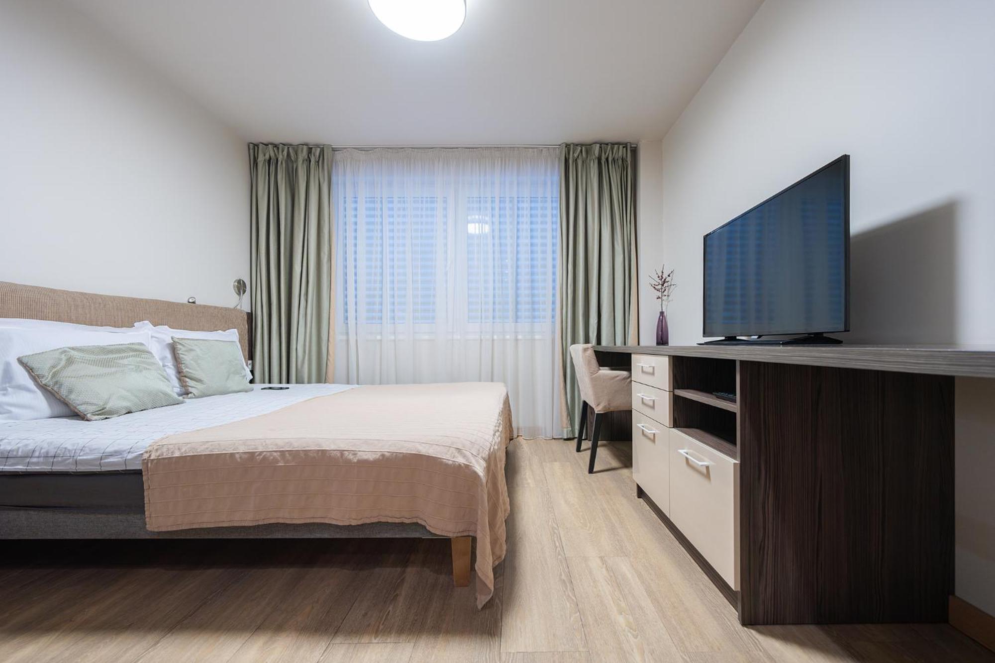 Gyneju Self Check-In Apartments VNO Buitenkant foto